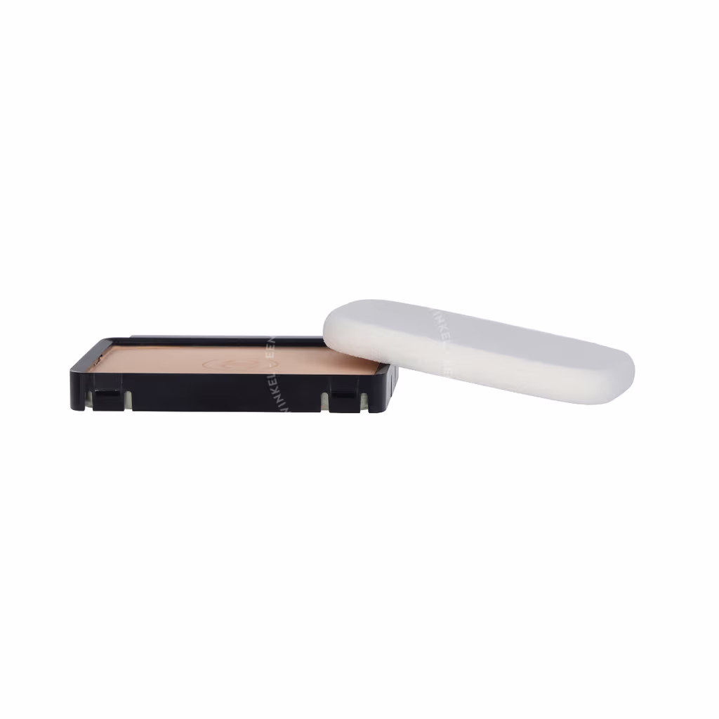 Chanel Chanel Ultra Le Teint Compact Foundation - Refill — B10