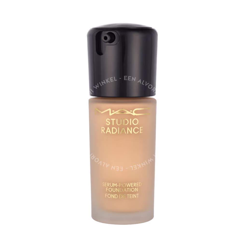 Mac MAC Studio Radiance Serum-Powered Foundation — NC17.5