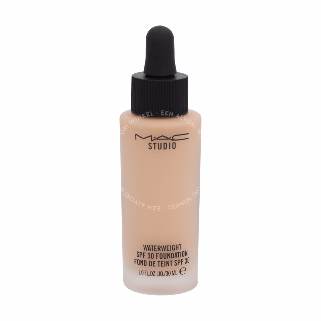 Mac MAC Studio Waterweight Foundation SPF30 — NC25